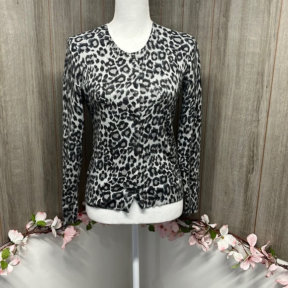 GAP Sweaters - GAP animal print sweater